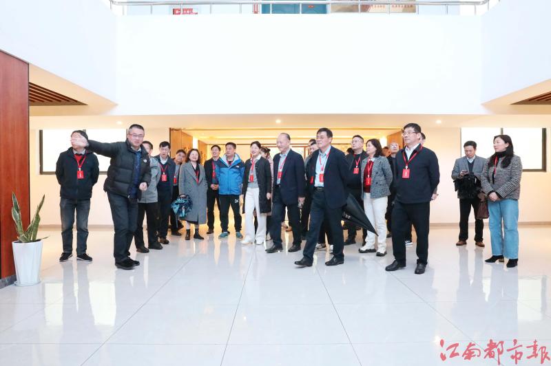 9f5094bf121042c2b920cb50f5133266.jpg ddf91e287c9a436a3f998d949a679ed8_00300364731_i1000800000800a0_8d2a388f.jpg